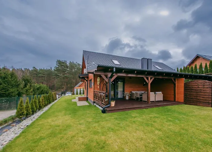 Dom Caloroczny Pola W Sierakowie Ferienhaus