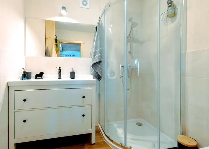 Dom Caloroczny Pola W Sierakowie Ferienhaus *